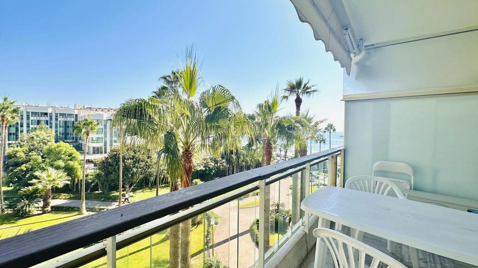 Grand Hotel - Studio Croisette Cannes